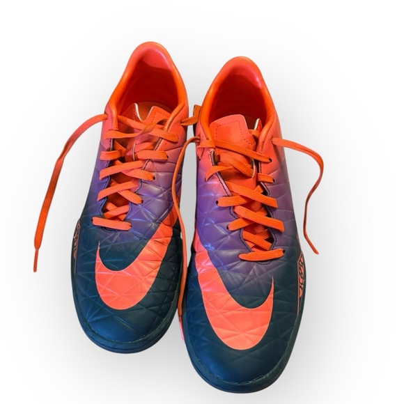 Nike Hypervenom Phelon II  Soccer Cleats in size M 7.5 (W 8.5) - Picture 1 of 4